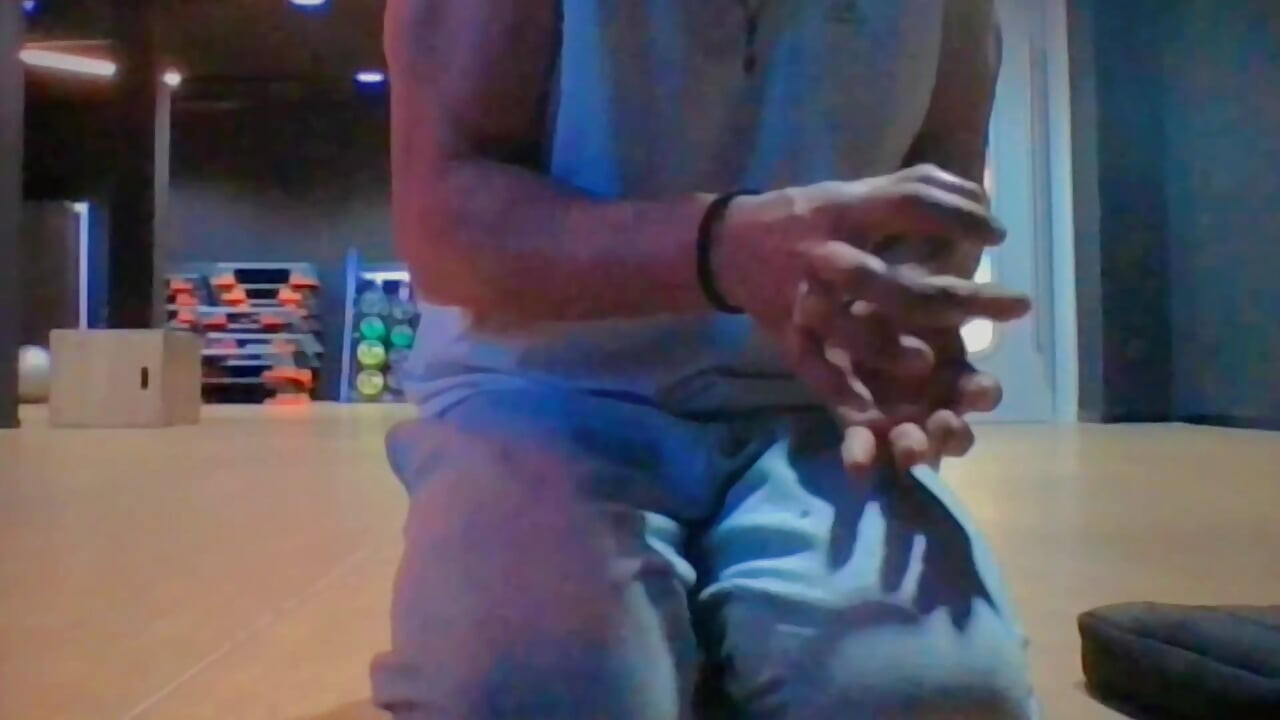 超イケメン青年のアナル拡張