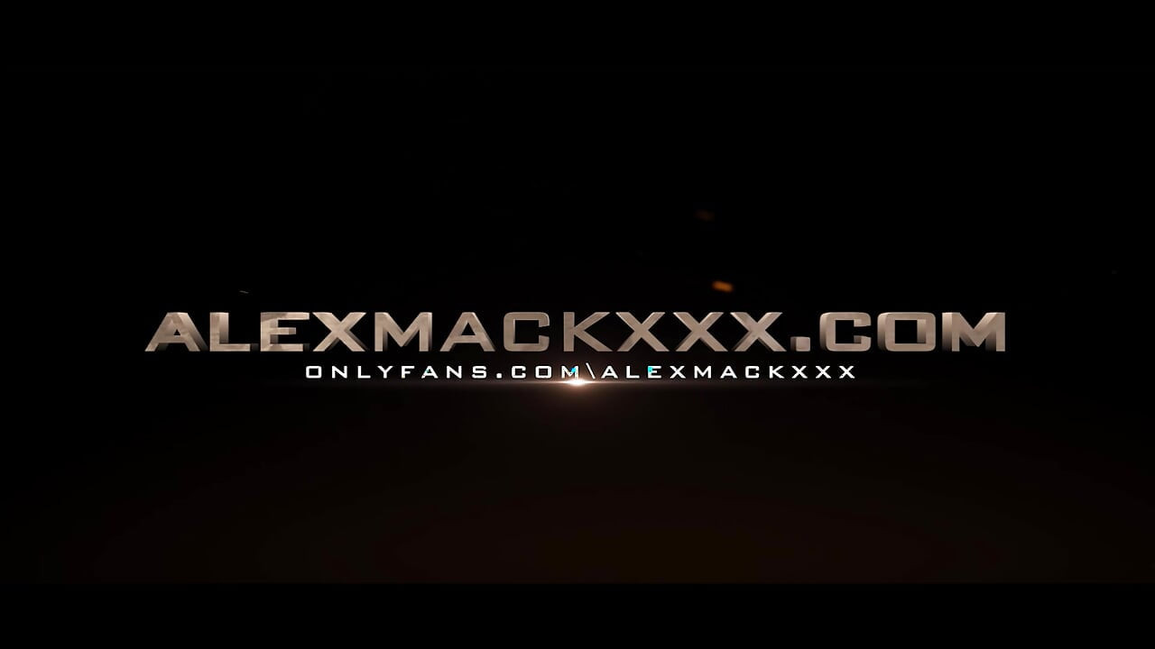 Sexy Sabrina Nichole si přivede domů chlapa z swingers párty