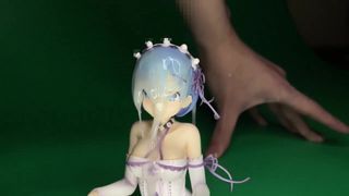 フィギュアぶっかけ　レムに愛情たっぷり濃厚ざーめんぶっかけ