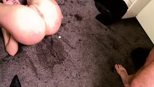 Sarışın Hatun Götten Ofis Oyuncağıyla Vahşi Sikişiyor