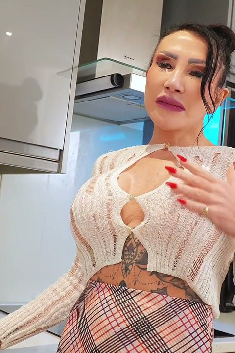 Nicole's Shopping Twist