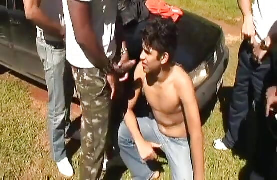 Plăcere cu sex homosexual în aer liber