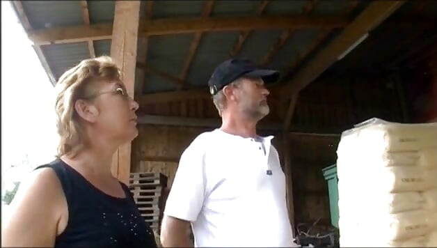 Mature woman screwed in a farm