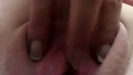 close-up amateur pussy masturbation