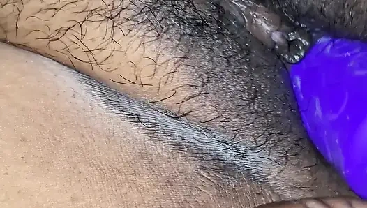 Бхабхи получает массаж в киску