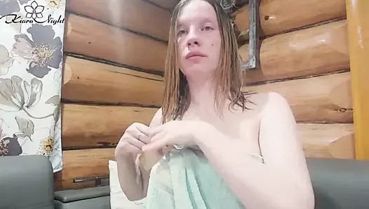 Girl sensually masturbates pussy after bath – amateur