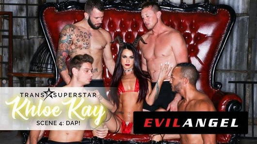 Tsangel - Khloe Kay prend une double pénétration dans un gangbang