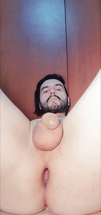 Izbliza jebanje s dildom