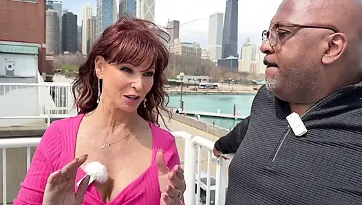 Misafir yetişkin süperstar syren de mer ile Chicago Navy Pier'de Mrflourish Podcast