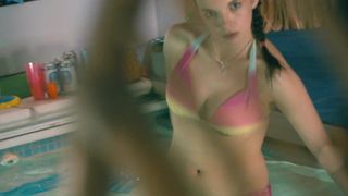 Jodie Comer (задница и тело в бикини) MMFdiary