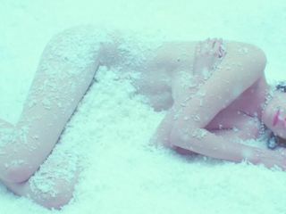 Eva Green - pájaro blanco en una tormenta de nieve