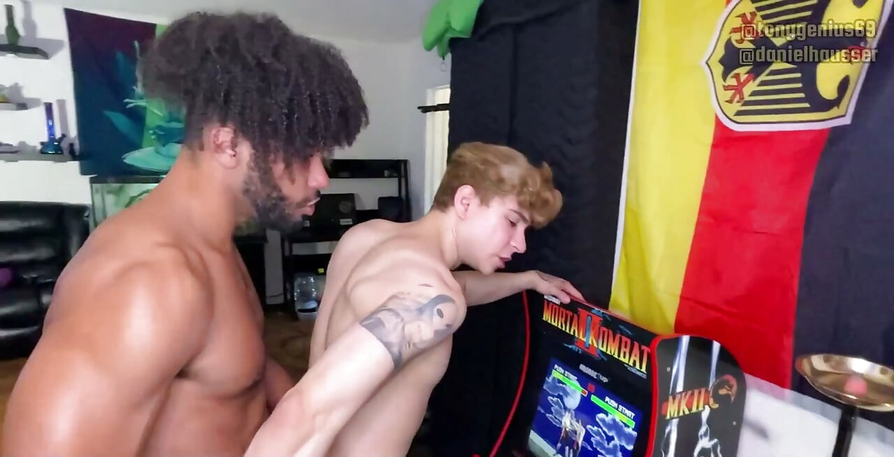 Boy Says Hi: Daniel Hausser Sex Tape