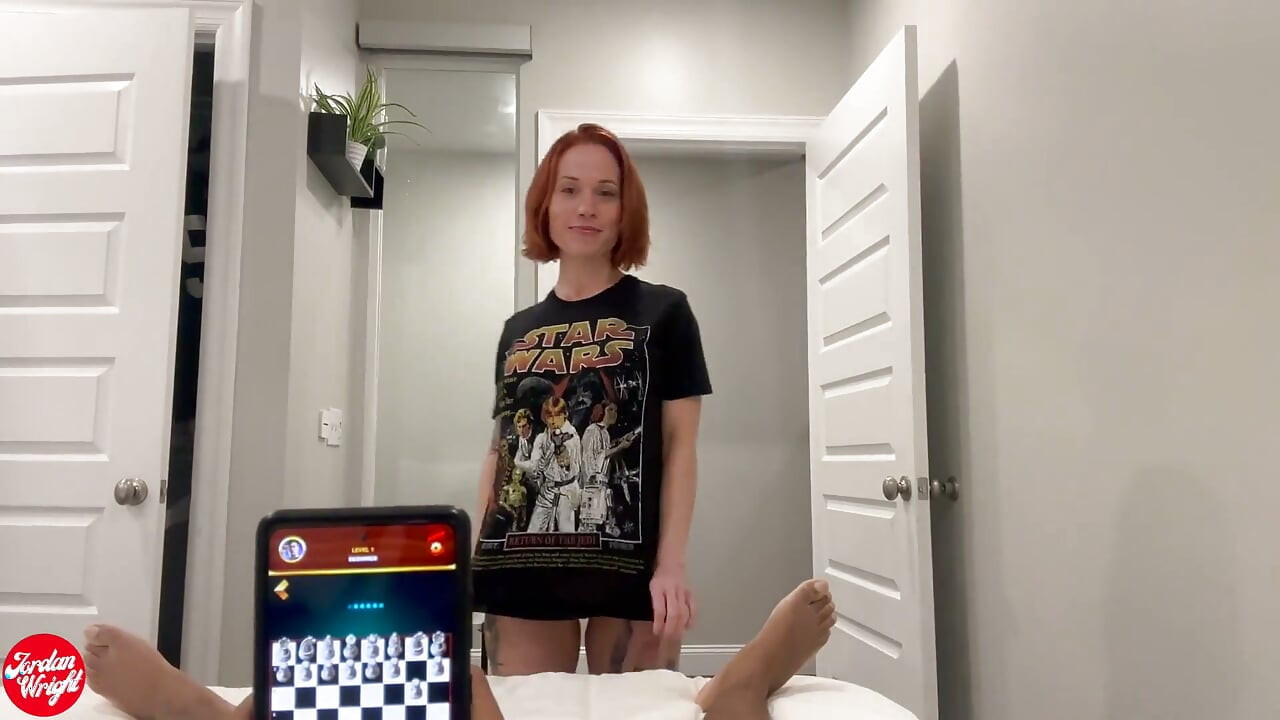 Cachonda pelirroja MILF follada áspera facial