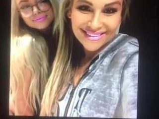WWE Liv Morgan i Natalya cum hołd