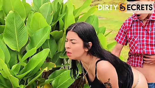 I FUCK MY GIRLFRIEND'S ASS OUTDOORS UNTIL I CUM ON HER FACE.