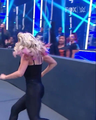 Wwe - alexa Bliss và nikki cross