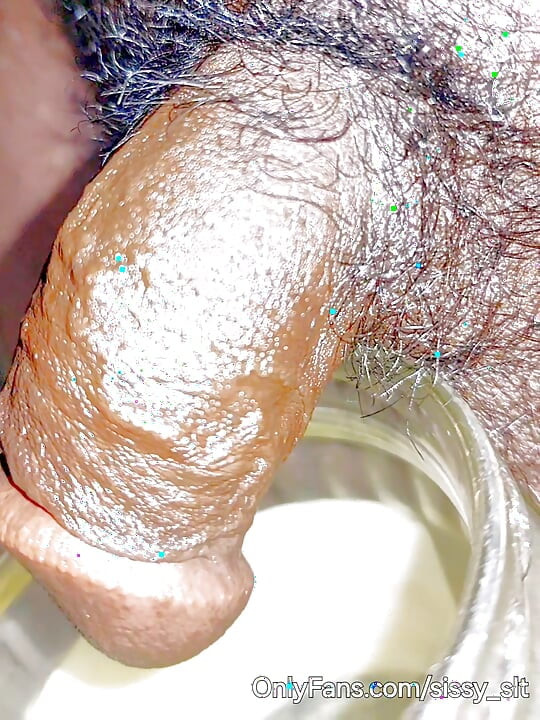 Sissy shemale piss like a slave