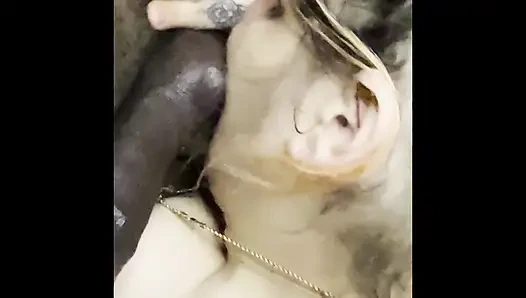 Schwanzlutschen, bevor ich diesen großen schwarzen schwanz in meine nasse muschi bekommt
