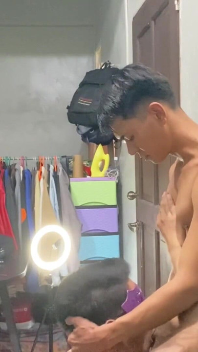 義理の兄が私にチンコをしゃぶらせたんだ、ジャック・マリク | クリップ 1