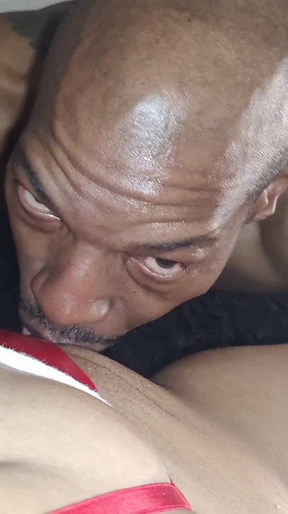 หมีหุ่นหมีแดงหิว