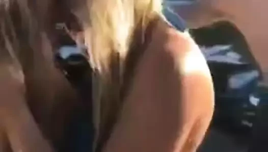 Amigas bisexualea