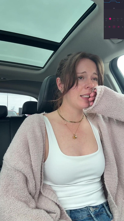 Xuất tinh trong một Tim Hortons Drive Thru!