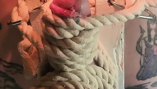 Хорошая девушка порет яйца при свете свечи, часть 2