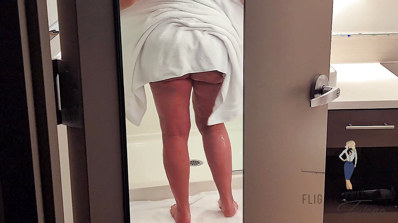 Pensei que estava sozinha no chuveiro