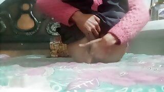 Indian boy Ne land Ko Dekha aur usne Ko Dil kiya to vah fingering karke hi Gujara Kiya