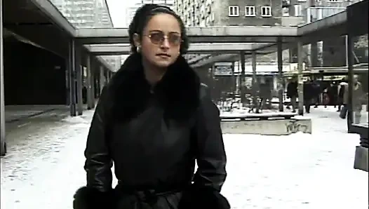 Zwei geile lesben sind glücklich, sex miteinander zu haben