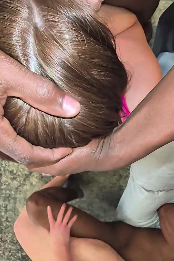 Tante semok rambut cokelat boston dan august heat berbagi kontol raksasa pria kulit hitam