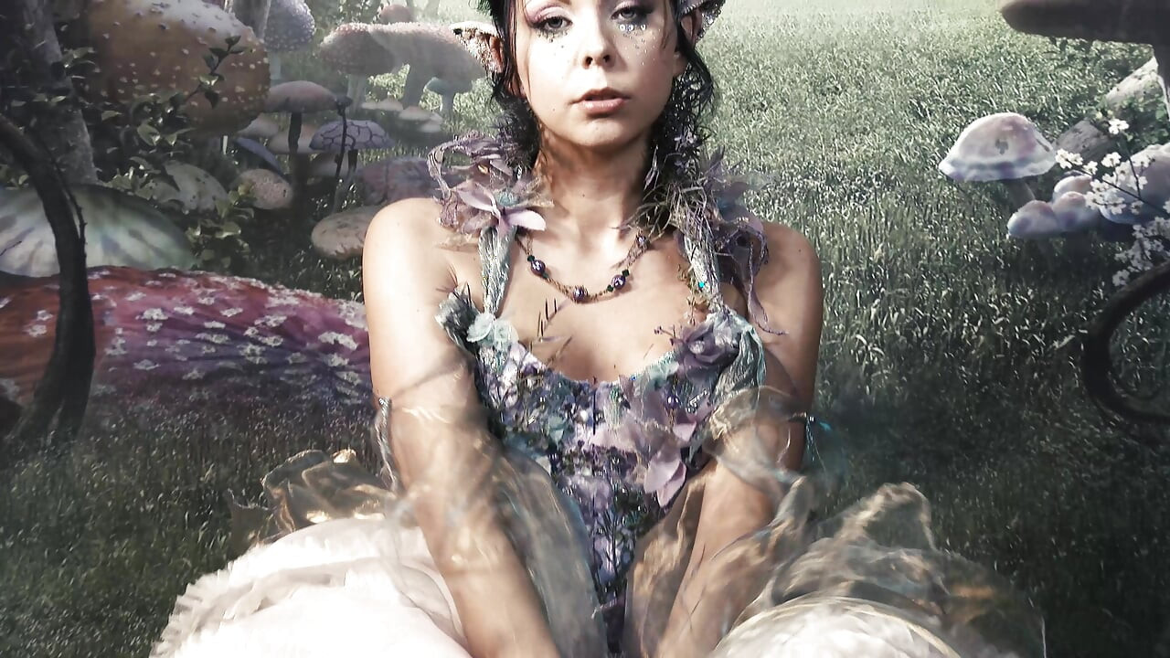 379 Nice Julia Parker as Fairy