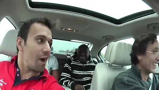 Bodybuilder-hengst Hämmert Blonde MILF & Latina Schlampe in Orange Hardcore-dreier