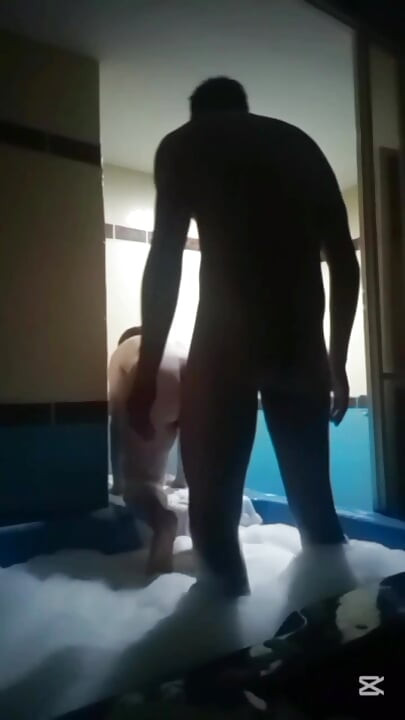 Daję to ciężko dojrzałej kobiecie w dupie cycata domowej roboty anal duże cycki krzyczy macocha