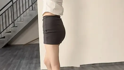 An Office Lady, After Work, Secretly Asks Her Host for a Job Appointment Behind Her Boyfriend's Back