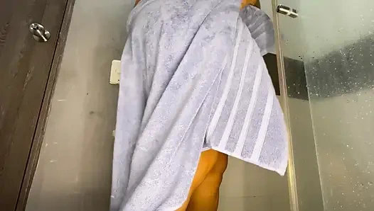 Присоединяйся Ко Мне На Очень Горячий Душ