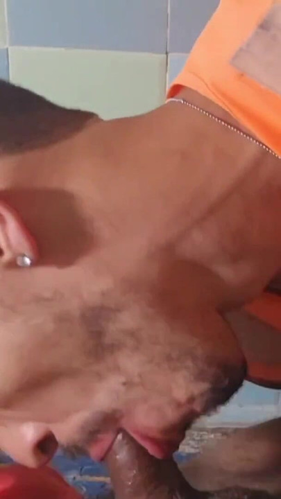 เย็ดในห้องน้ําในที่ทํางาน คลิป 1