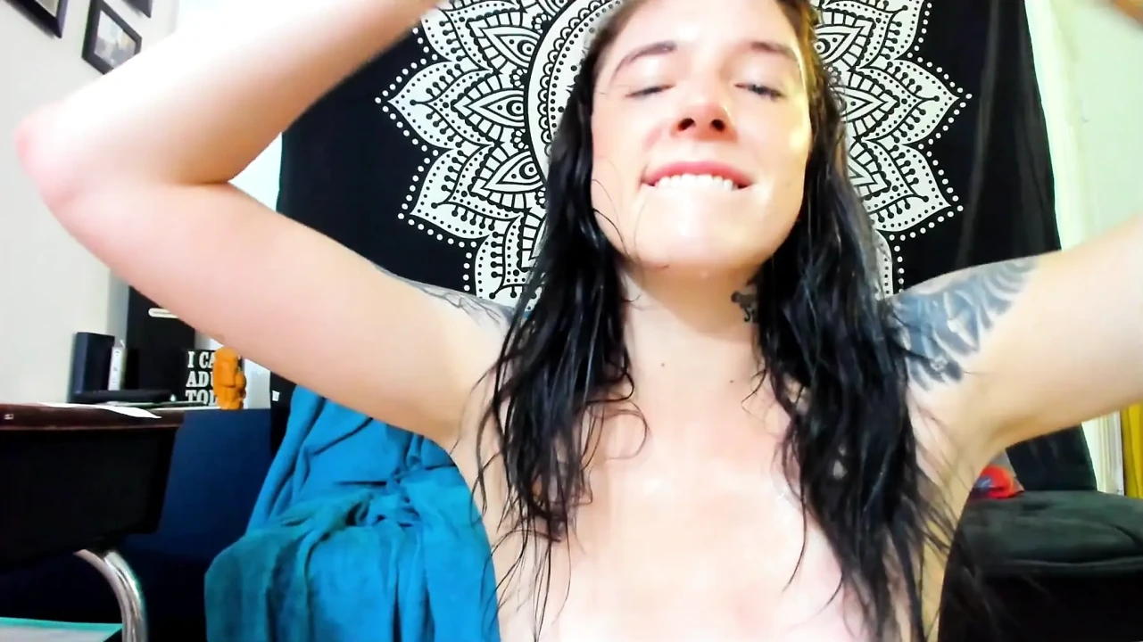 Ovulating Girl Makes a Creamy Mess