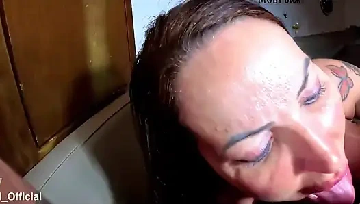 Eine Fahrt mit meinem Boot mit Elisa Sanches endet immer mit heißem Sex und Ausschweifung, wir haben viel Sex auf den Meeren! - Komplett in