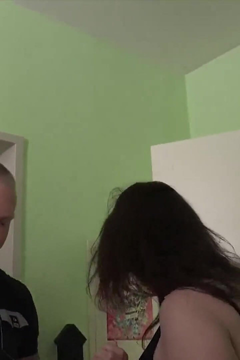 Brunette bbw wearing lingerie gets spitroasted