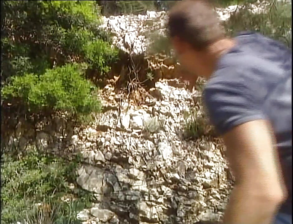 Rubia milf follada por su novio en el bosque