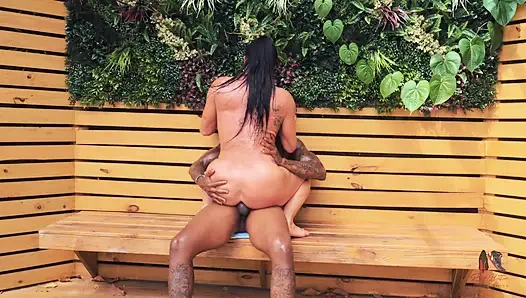 Muscle Mommy Dick Down