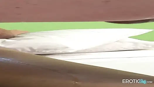 Cewek nakal ini pengen banget dientot dengan ganas!