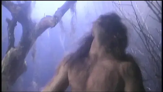 Сексуальную брюнетку в красном пробурил оборотень