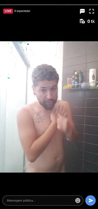 Saya Melakukan Live Pertama Saya Di Kamar Mandi Dan Mendapat Pujian