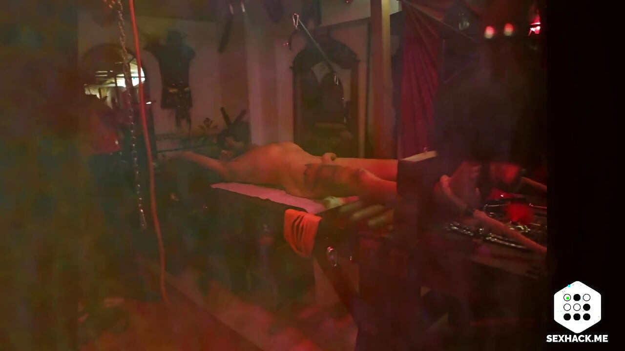 Playing in the Dungeon in Milan - Dominatrix - Mistress