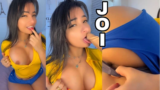 Cewek brasil pantat montok lagi ngomong joi coli sambil ngomong jongkok, sambil menggoda pantatnya