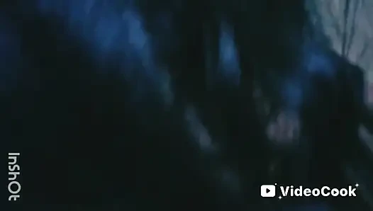 Cewek itu berlutut dan memperbaikinya!!