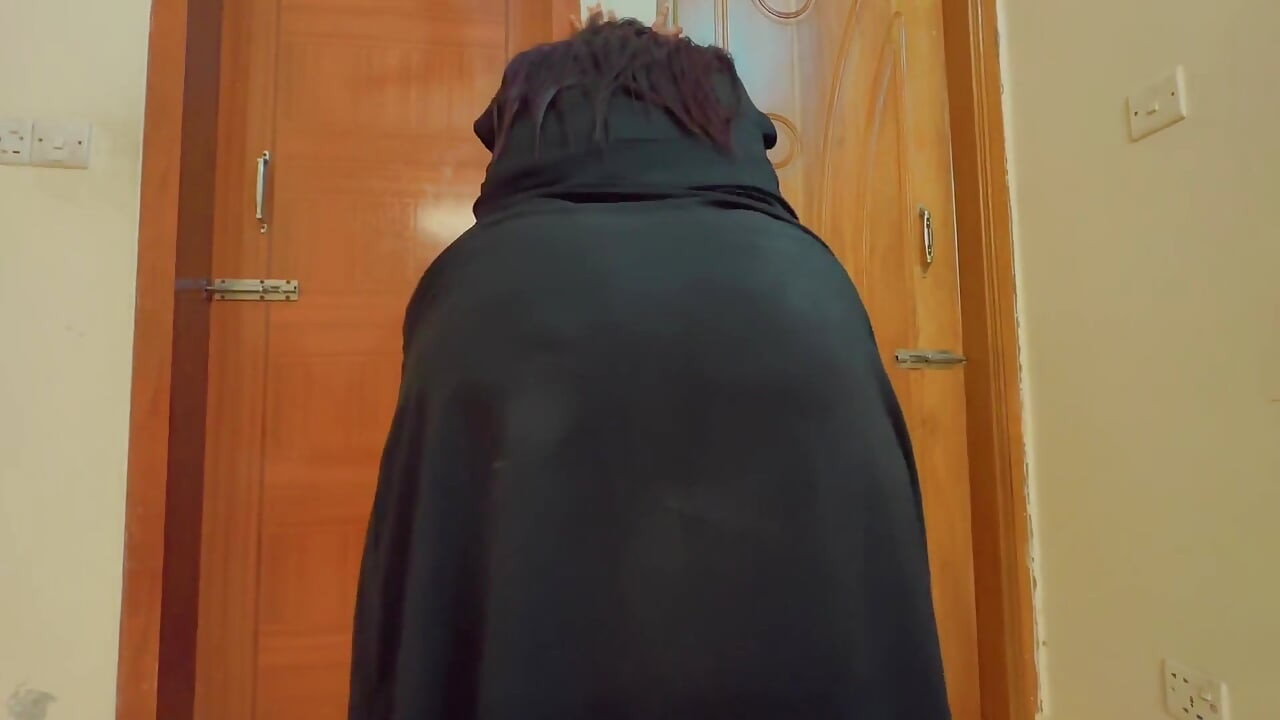 Huge Hanging Fat Boobs & Big Ass Arab Hot Stepaunty Want Fuck From Neighbor When Her Husband Go to Market!