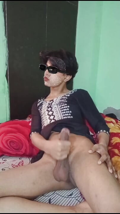 Indian gay boy crossdresing and fingering his asshole